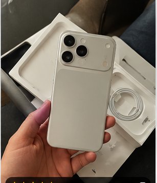Emma S. — iPhone 17 Pro · Silver